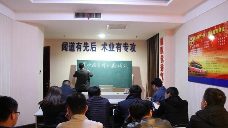 成都叉车证复审流程详解：关键步骤与注意事项